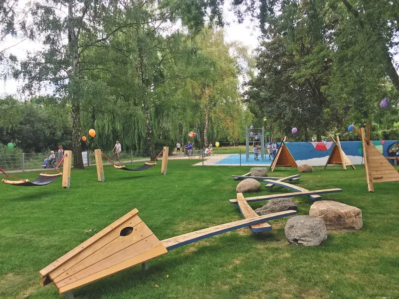 Spielgeräte am Spielplatz Am Seggeluchbecken