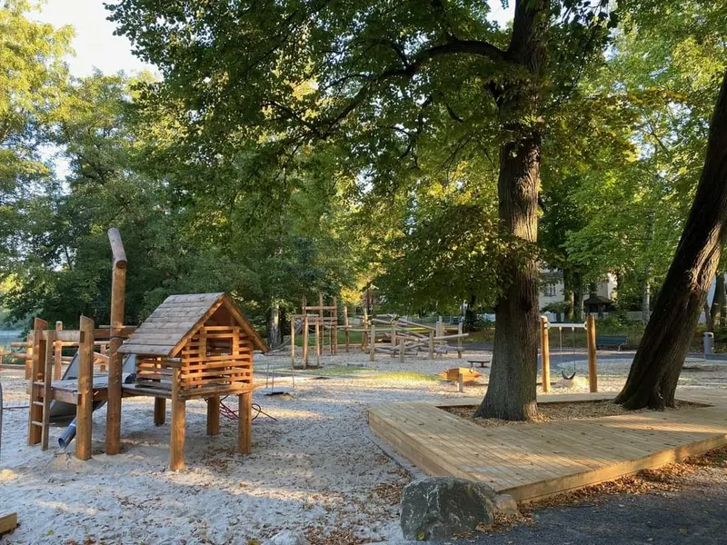 Spielgeräte am Spielplatz Am Waldsee