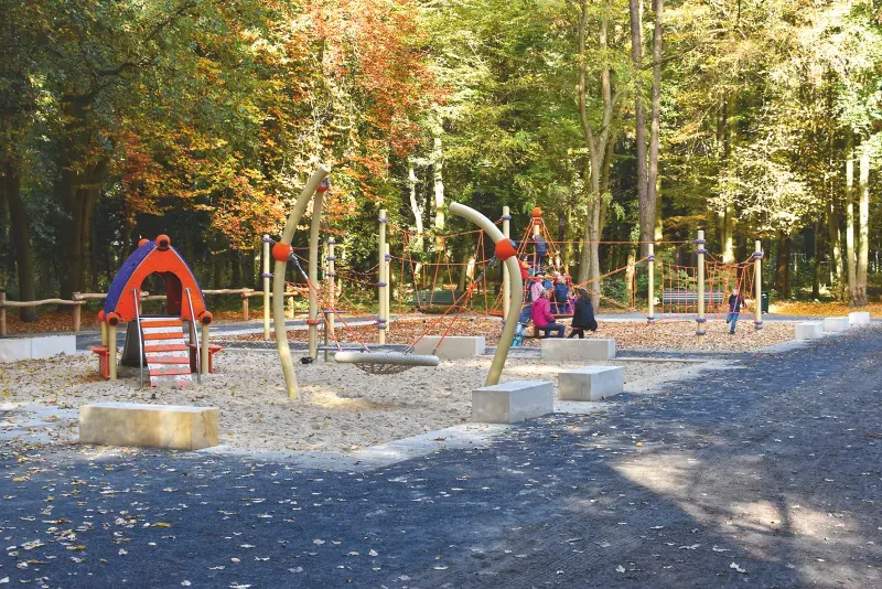 Spielgeräte im Ludwig-Lesser-Park
