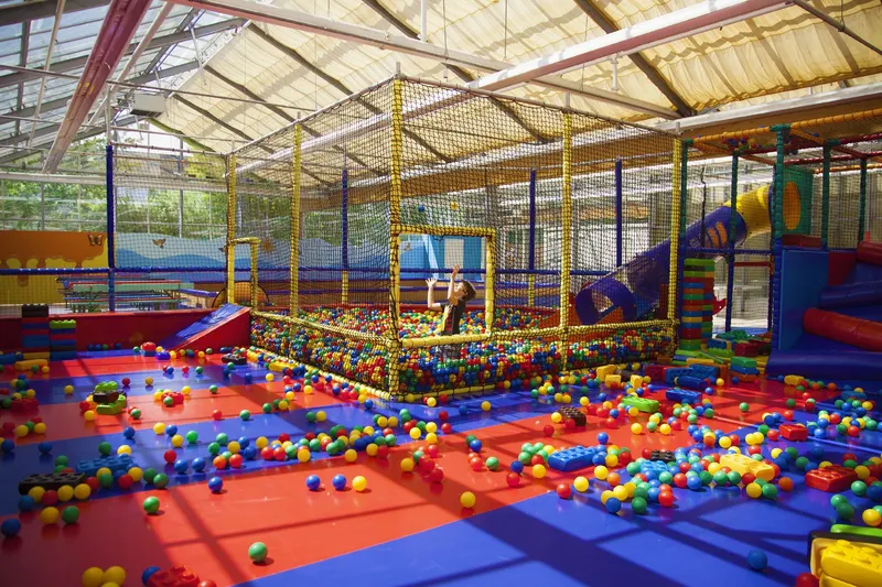 Indoor-Spielbereich im Erdino