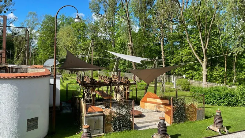 Grillbereich am Standort von MultiBall im Englischen Garten.