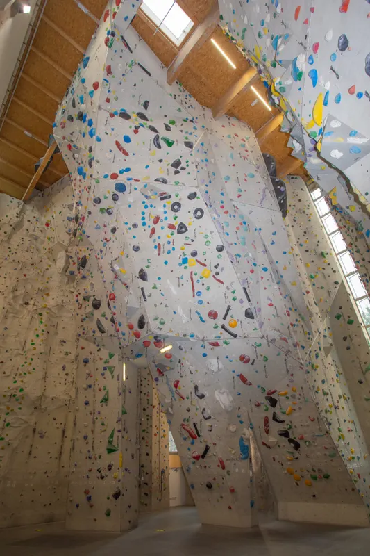 Kletterwand im DAV Kletterzentrum Stuttgart